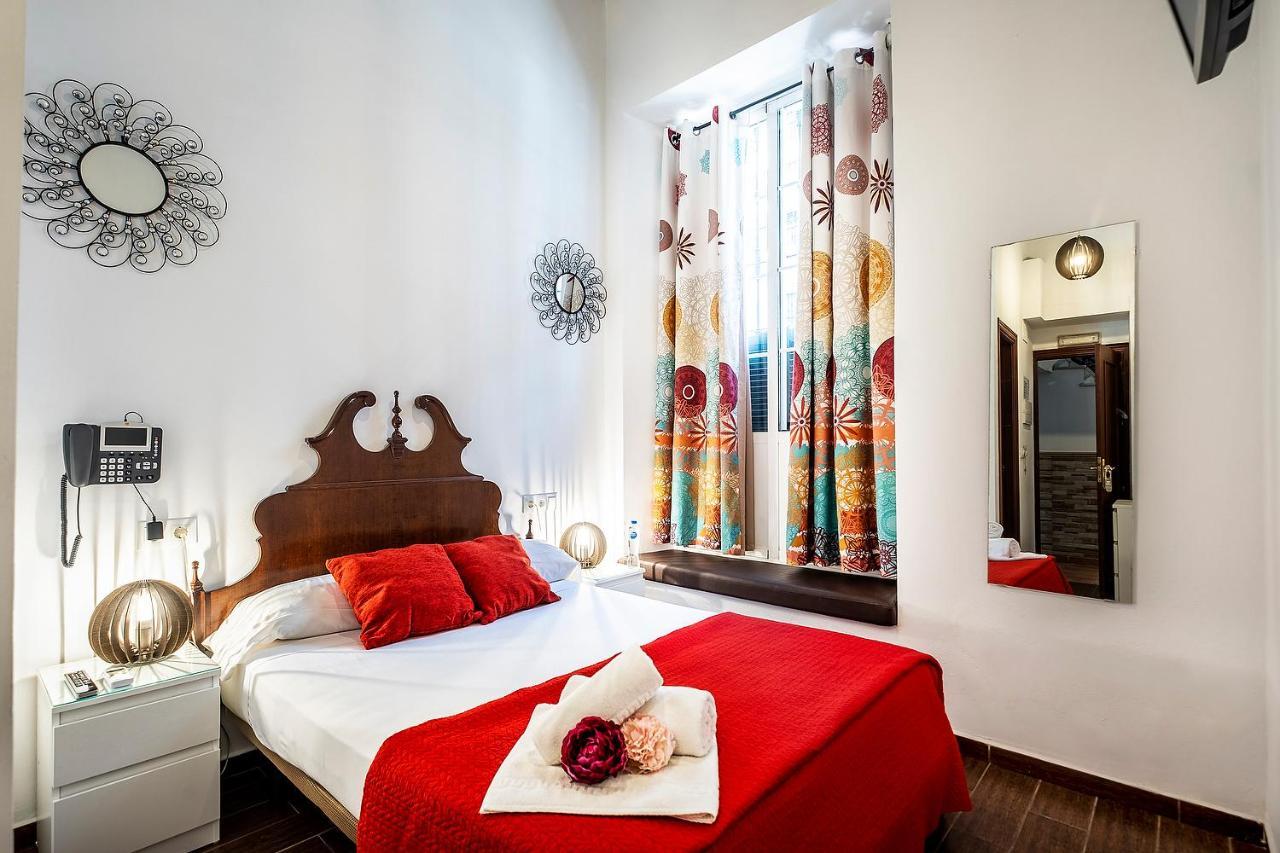 Maison d'hôtes Noches De Triana 2*