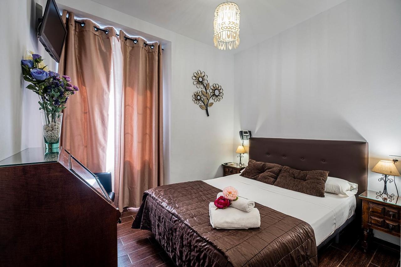 Maison d'hôtes Noches De Triana 2*